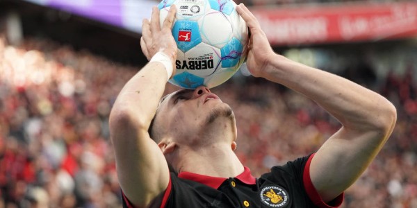 5000万镑！利物浦天才中场埃利奥特转会在即，德甲豪门疯抢