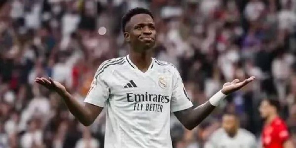 欧冠失利隐患凸显！皇马更衣室矛盾重重，能否解决危机待时间证明？