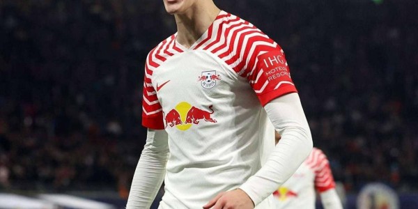 冲前六，曼联争夺195cm高中锋！估价8000万欧元！面临纽卡竞争