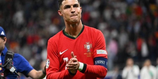 如果C罗都不能称为球王，那么贝利之后，足坛没有人可以是球王