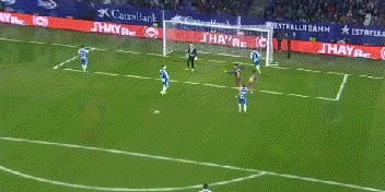 2-0，巴萨完胜西甲第5，8连胜+领先皇马7分，奥尔莫飙无敌世界波